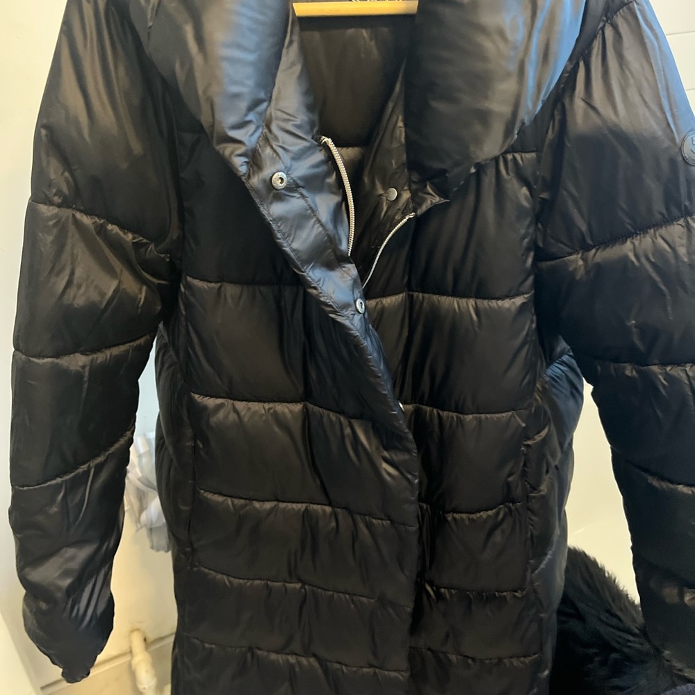 Women's Black Puffer Jacket